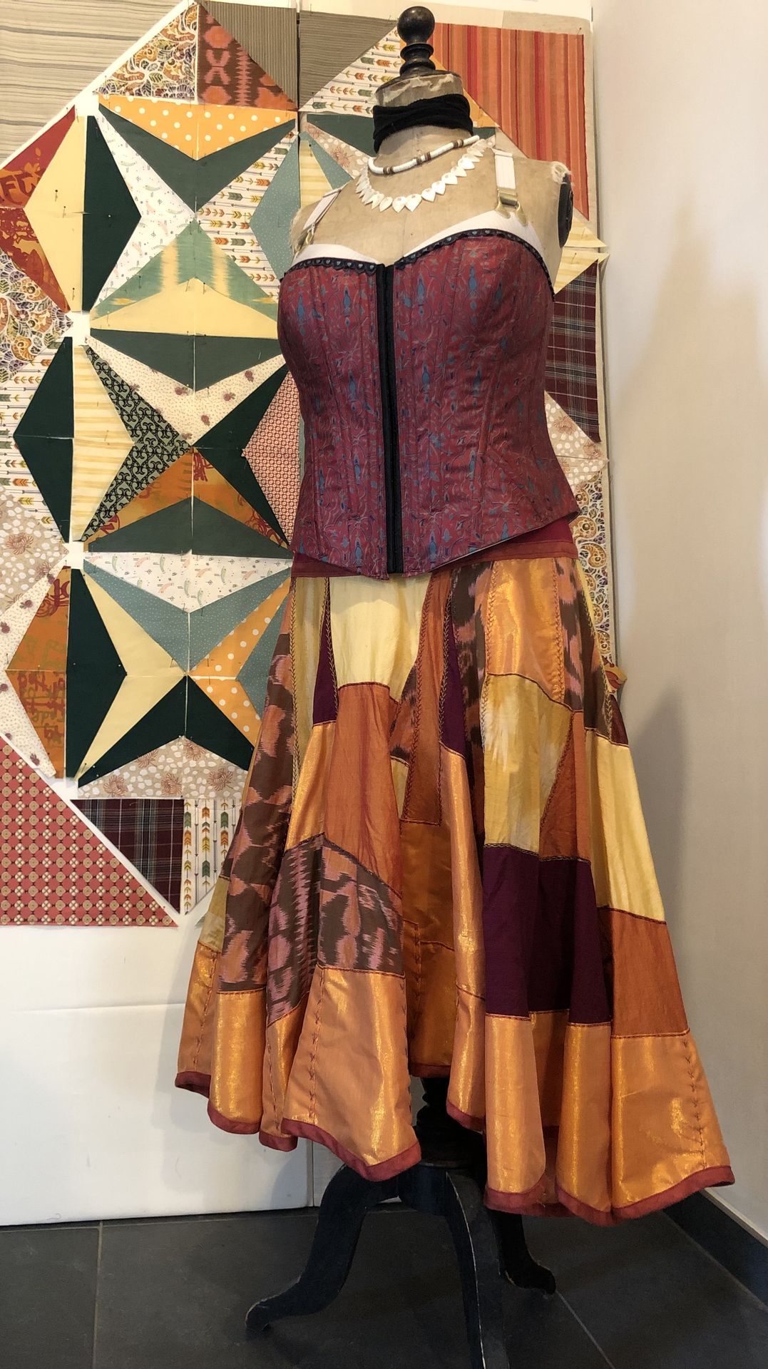 jupe en patchwork, corset